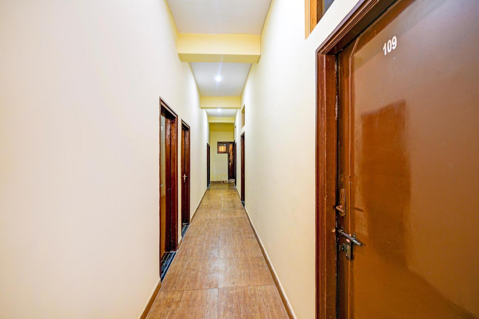 Hotel O Aj Star Hotel ฟารีดาบัด ภายนอก รูปภาพ